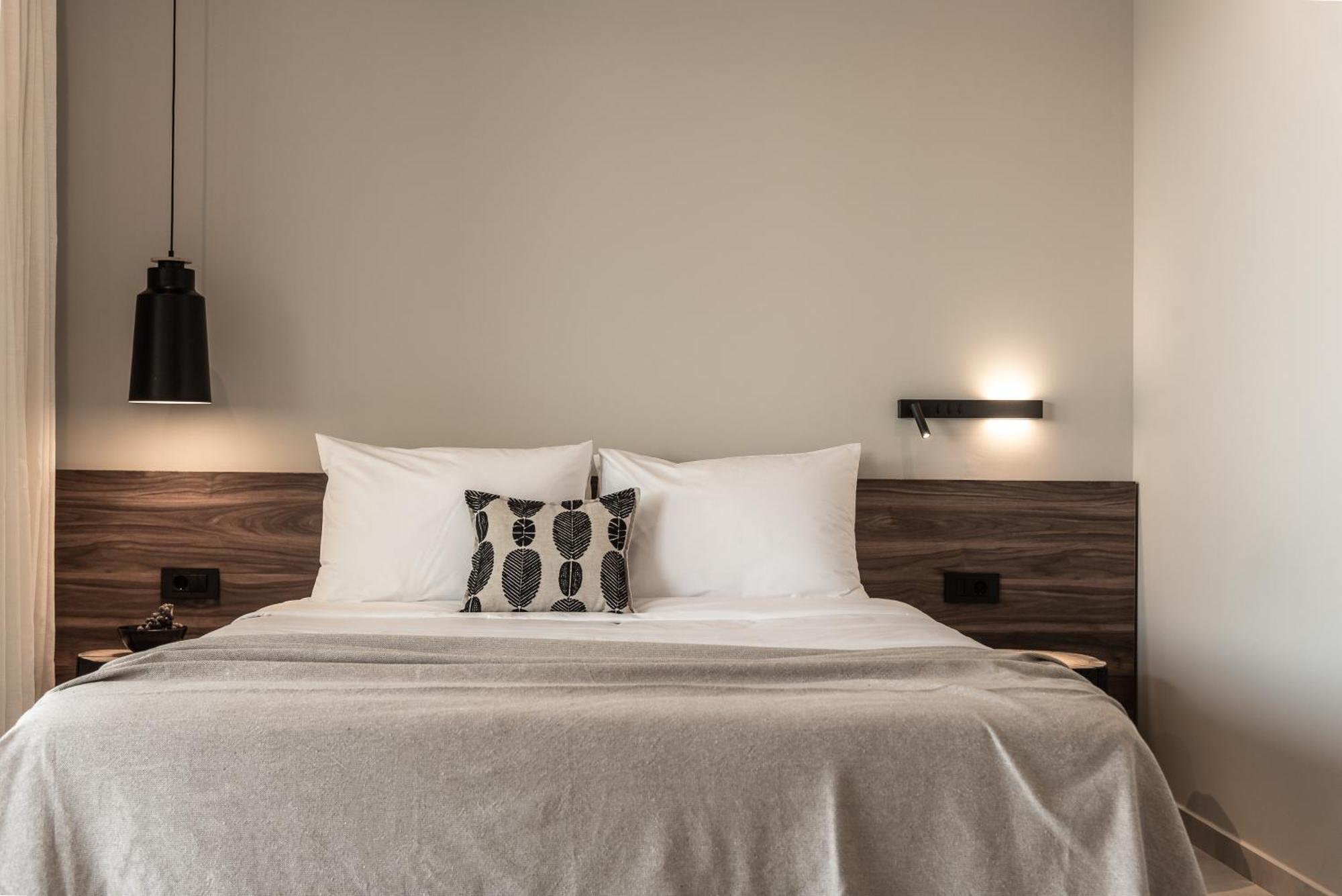 Aku Suites With Private Pools Stalida Room photo